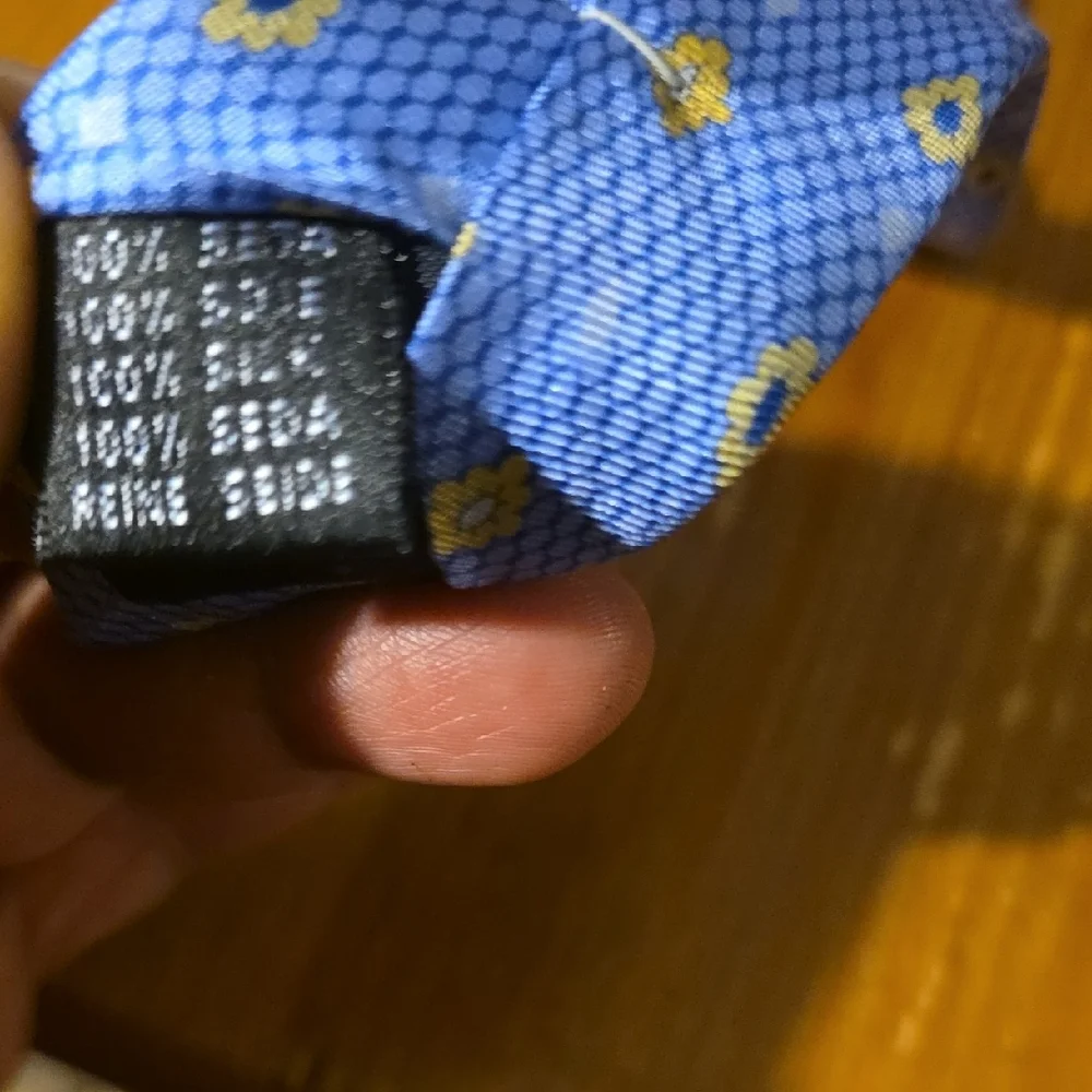 Venezia Blue and Gold Patterned Silk Tie - Picture 9 of 10